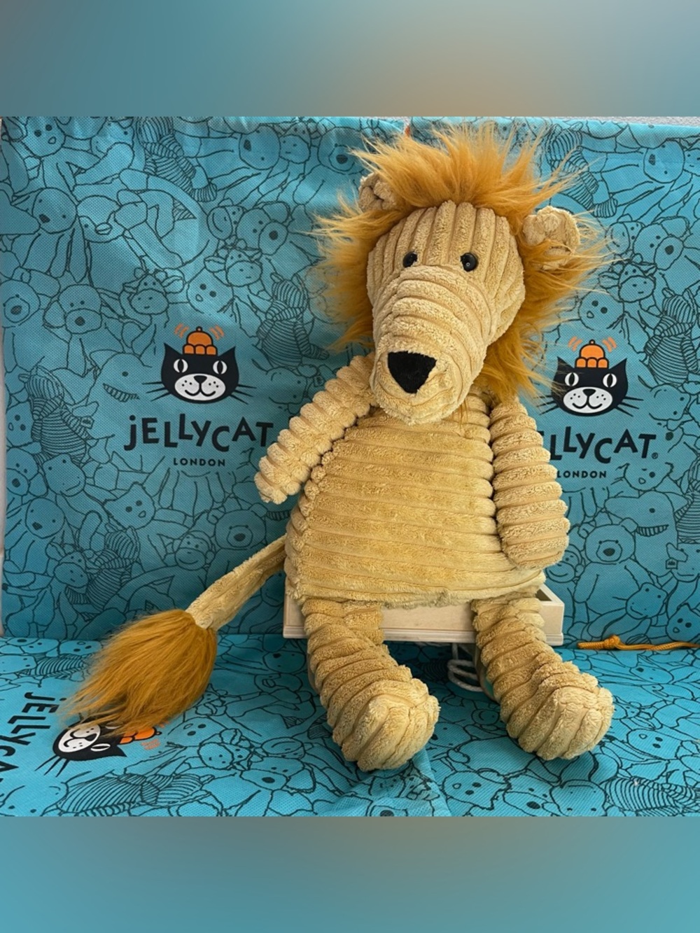 Jellycat Cordy Roy Lion ribbed corduroy stuffed animal Medium 15”